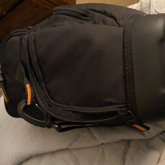 Case logic camera bag - DSLR with strap - Picture 3 of 8